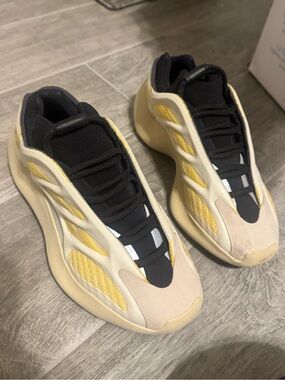 Yeezy Boost 700 sneakers